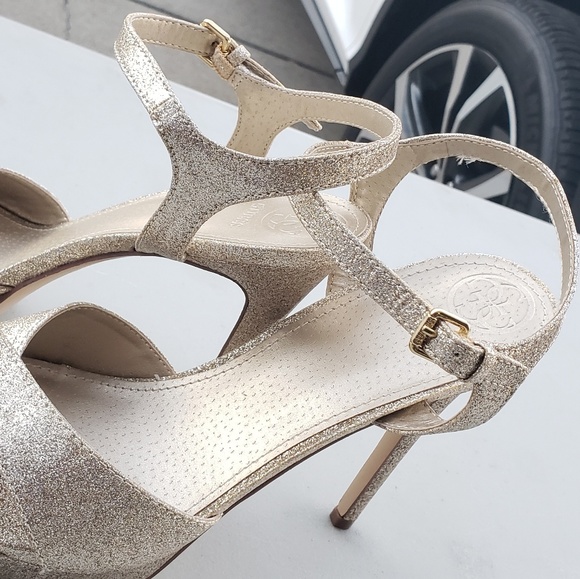 Guess Heels - Picture 2 of 3